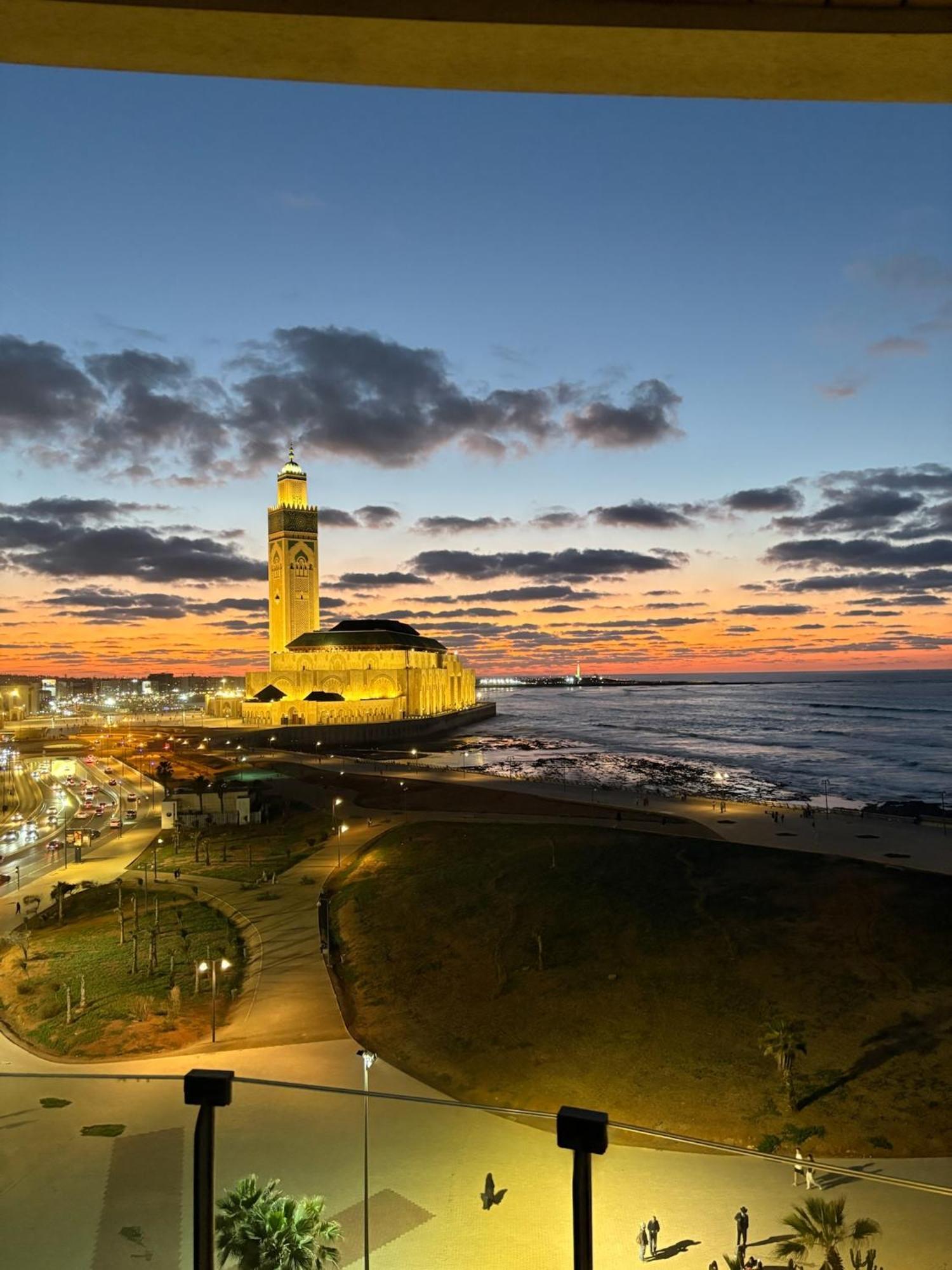Marina Casa Del Mar - Amazing Sea & Mosque Views Lejlighed Casablanca Eksteriør billede